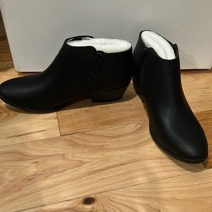 Soda Women Small Short Heel Ankle Boots Side Zipper Booties